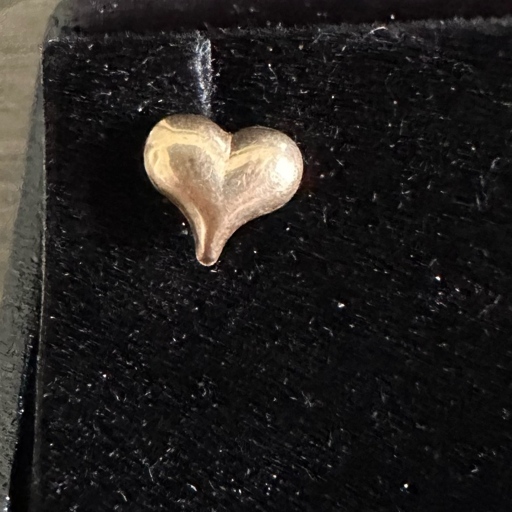 Gold heart earring